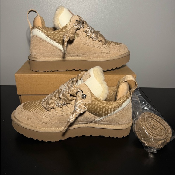 UGG lowmel sand size 7 Women - Picture 2 of 7